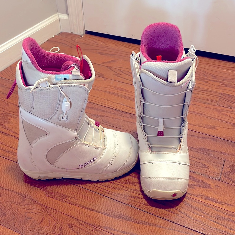 Button Mint - Size 9